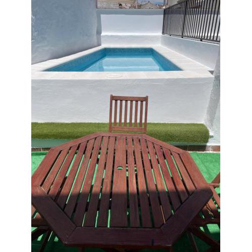 Apartamento nuevo con piscina en el centro "Doña Paca"