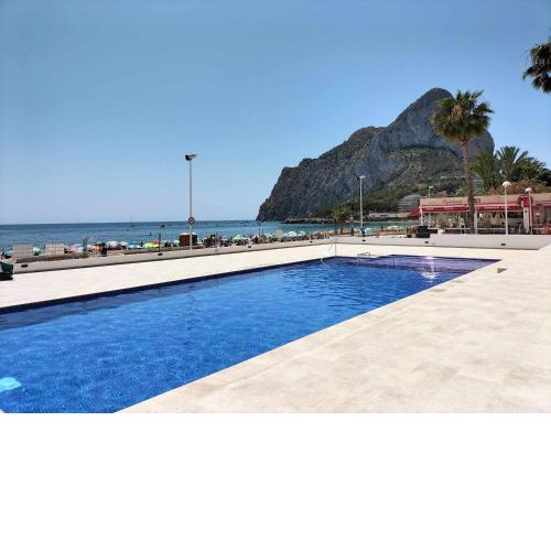Apartamento para 4 primera línea playa piscina