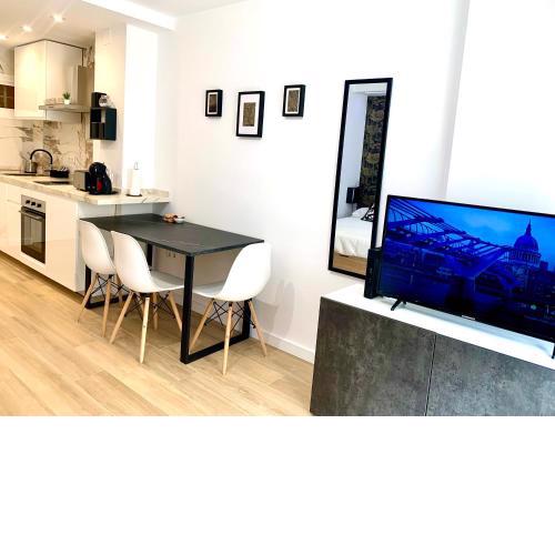 Apartamento PREMIUM con Piscina - Recepción 24 hs