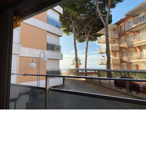 APARTAMENTO PRIMERA LINEA DE PLAYA Y VISTAS AL MAR