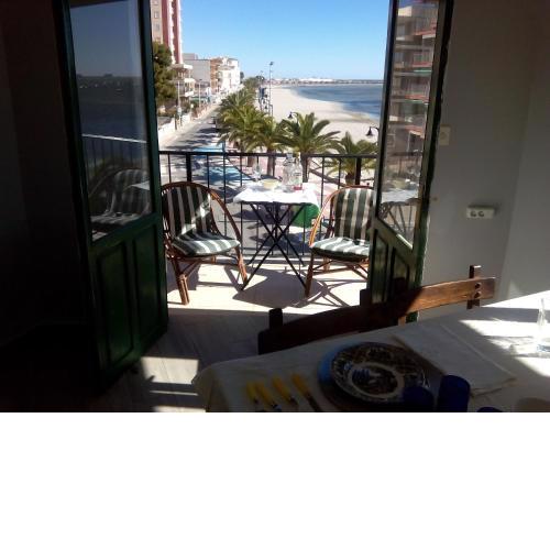 APARTAMENTO PRIMERA LINEA PLAYA