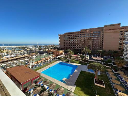 Apartamento PYR con piscina y playa