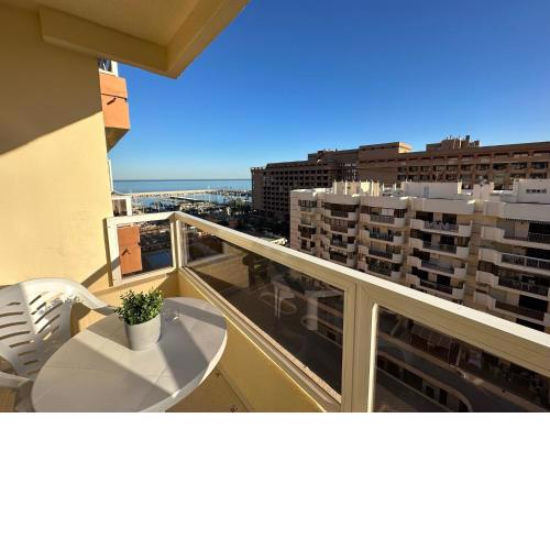 Apartamento PYR con vistas al mar