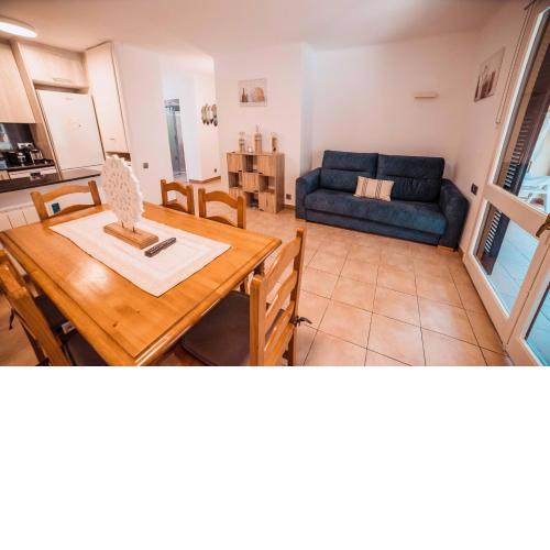 Apartamento reformado a 2 minutos de la playa en Calella!
