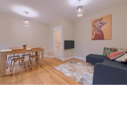 Apartamento reformado en zona residencial con garaje y wifi