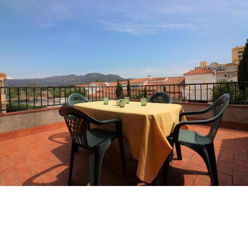 Apartamento Roses, 2 dormitorios, 5 personas - ES-228-102