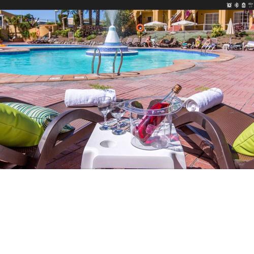 Apartamento suite confortable con piscina