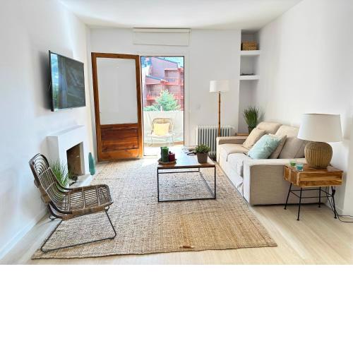 APARTAMENTO súper céntrico, con vistas a pistas y Wifi