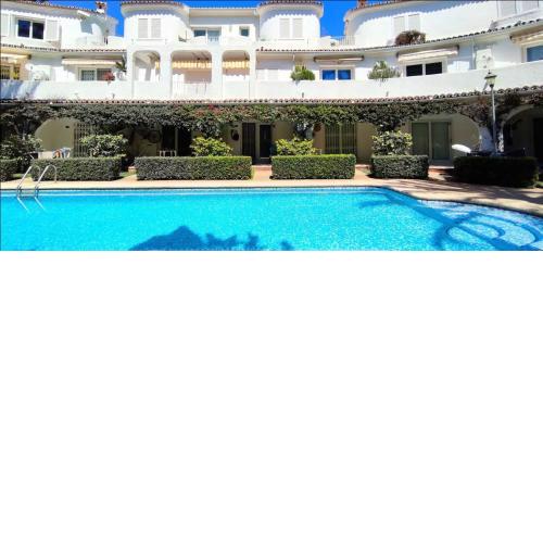 Apartamento urbanización Oasis Beach en Denia a 100 m de la playa