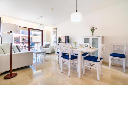 Apartamentos Albir Confort - Avenida 3 dorm.