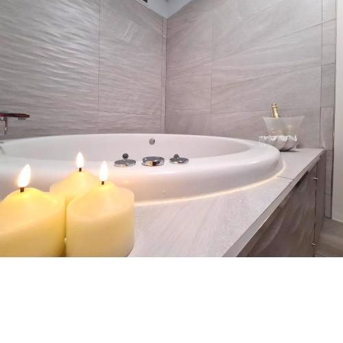 Apartamentos Dos Torres Bárbol - Oasis céntrico con jacuzzi en la habitación y garaje disponible