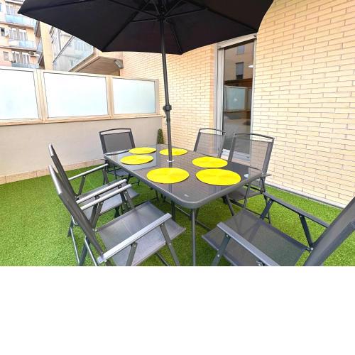 Apartamentos Dos Torres La Comarca - Jardín y parking privado gratis