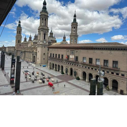 Apartamentos Dos Torres Valinor - En la Plaza del Pilar