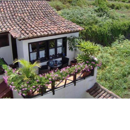 Apartamentos-Monasterio-de-San-Antonio-Rustikals-Apartment-mit-Balkon-und-Meerblick