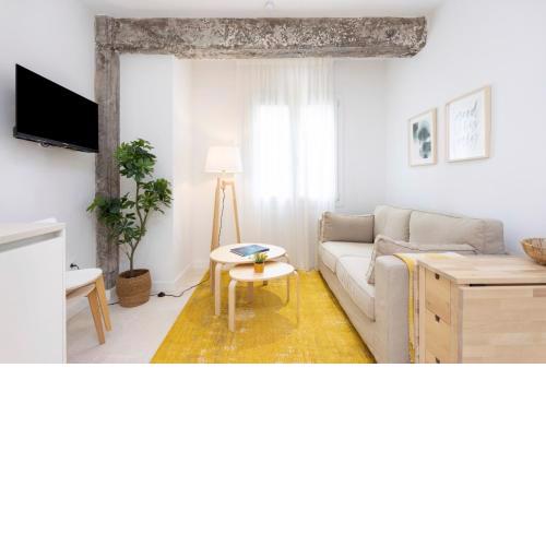 APARTAMENTOS PLAZA DEL CHARCO I