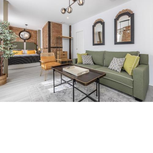 Apartamentos Puerta Elvira Suites 3000