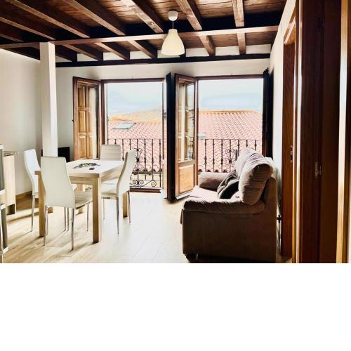 Apartamentos Raíces