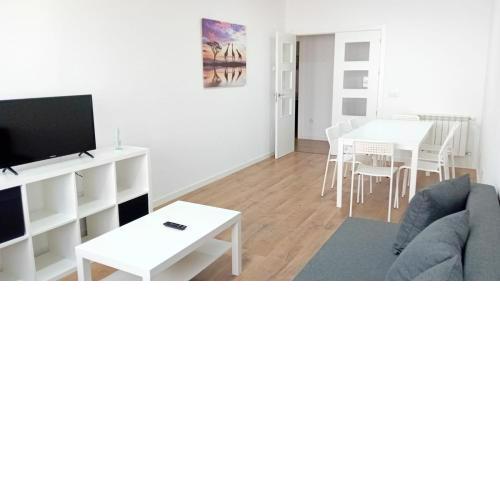 APARTAMENTOS ROSALIA DE CASTRO 27