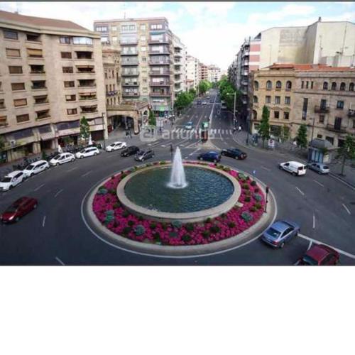 Apartamentos Salamanca Puerta Zamora, Centro, Wifi con salón y 2 dormitorios, Parking