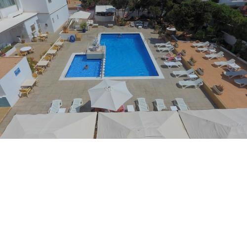 Apartamentos San Antonio Beach