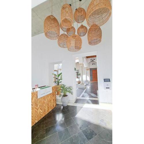 Apartamentos Sherry Center
