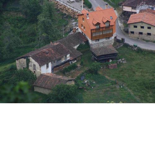 Apartamentos Valdecarzana " Braña San Lorenzo Senda del Oso"
