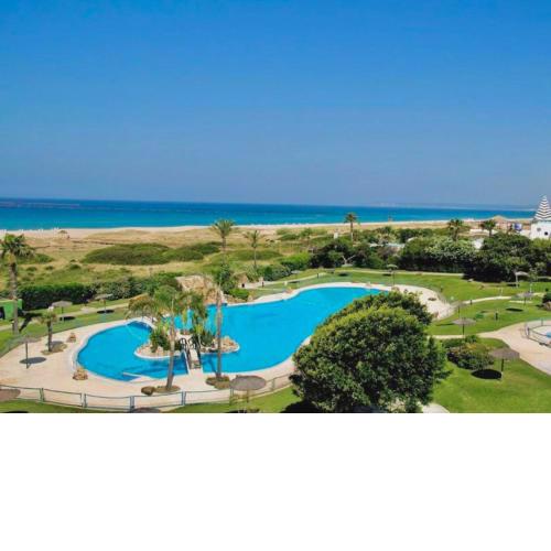 Apartasuites Royal Zahara, Máximo confort con vistas al mar