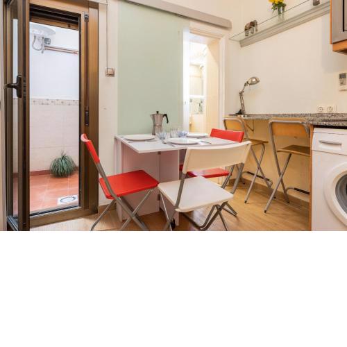 ApartEasy - Central Barcelona Studio Apartment