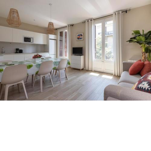 ApartEasy - Family 4-Bedroom Apartment
