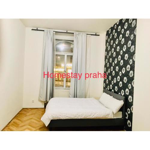 aparthotel in square Praha 2