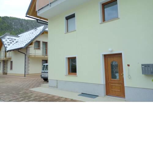 Apartma Lovor