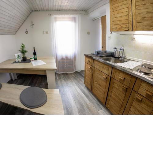 Apartma Petra Ravnik - Wanderer's Hut