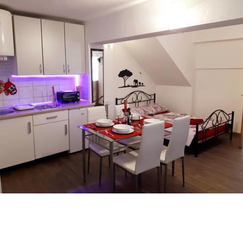 Apartma Savrin