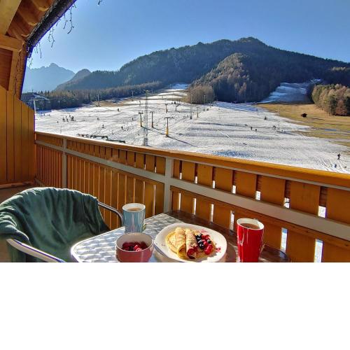 Apartma Sonček, na smučišču, balkon, privat parking