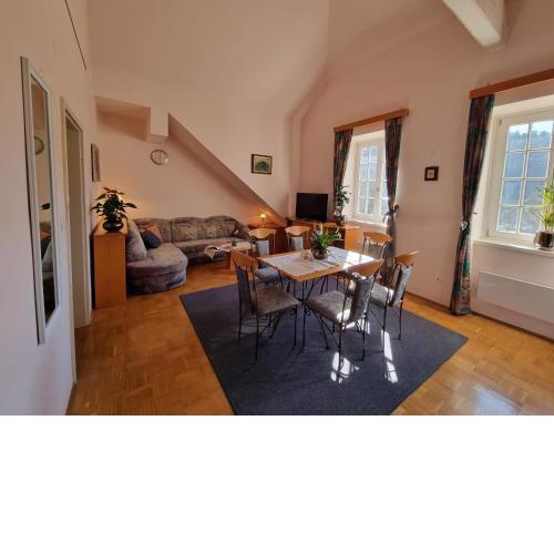 Apartma Vrtnica, Vila Golf
