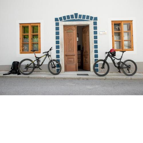 Apartmaji Utrinek - At the post office