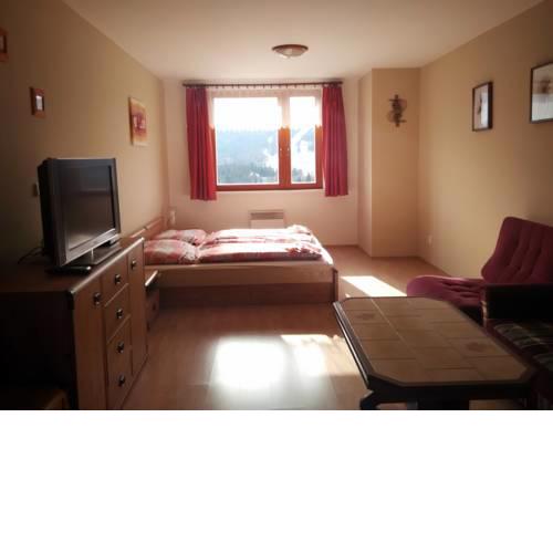 Apartmán 14, Ramzová