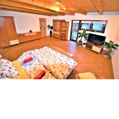 Apartmán za hostincom