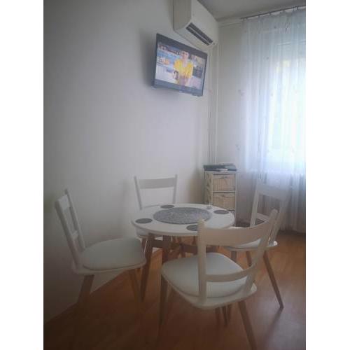 ApartmAndi