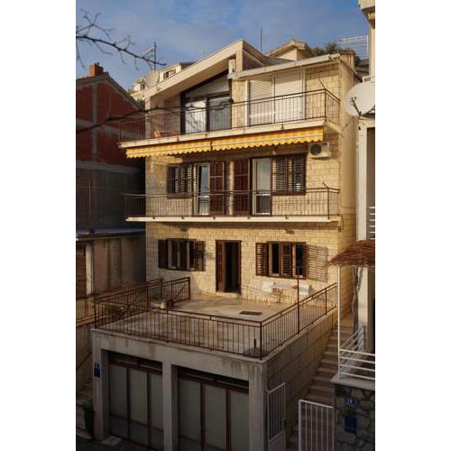 Apartmani Jurić Podgora