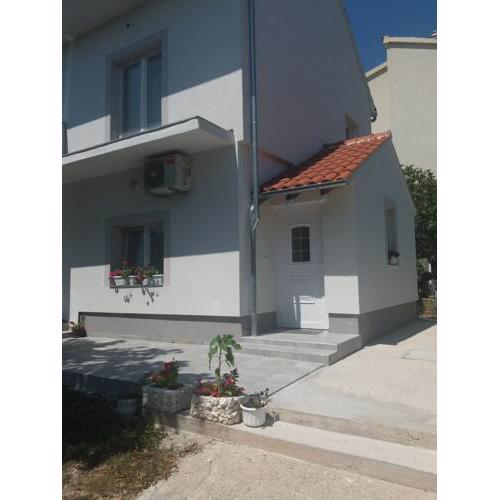 Apartmani Lena