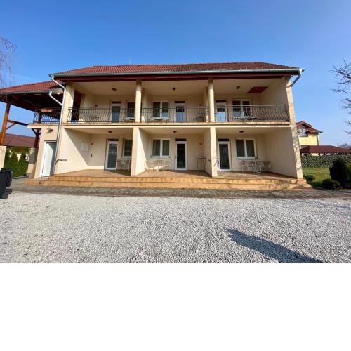 Apartmánový dom Flóra