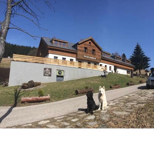 Apartmány Permonik - ubytovani s vlastnim varenim, moznost vyuzit detske herny v objektu
