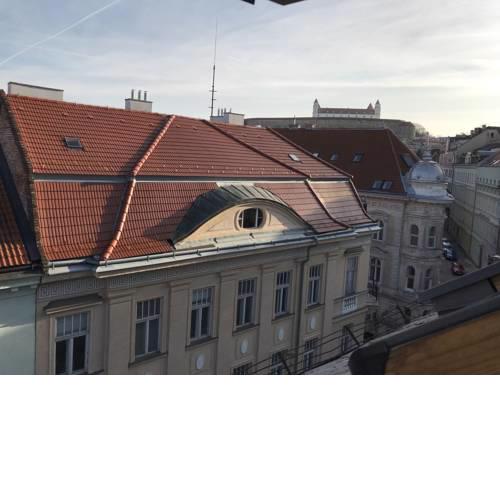 Apartmen near old town and monuments