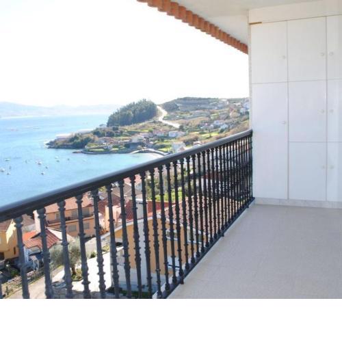 Apartment - 3 Bedrooms with Sea views - 6537
