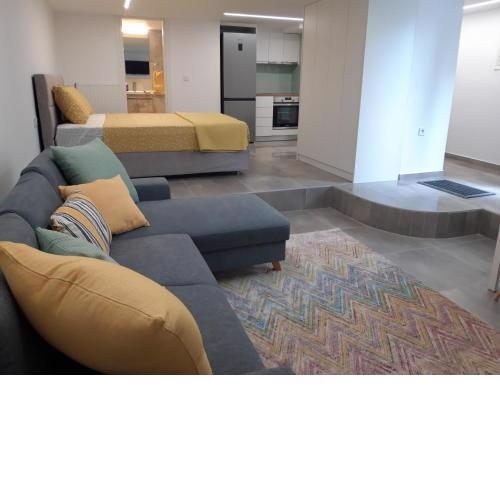 Apartment 10