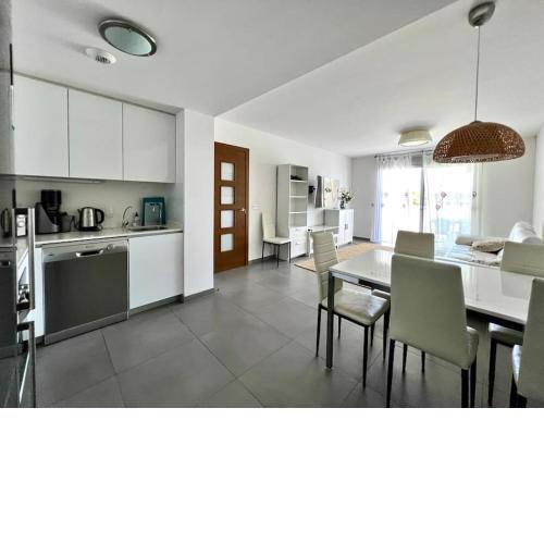 Apartment 2 bedrooms and terrace