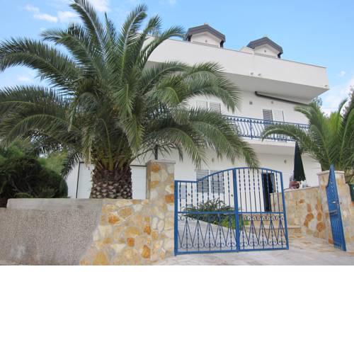 Apartment 2 Palme