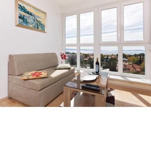 Apartment 28
