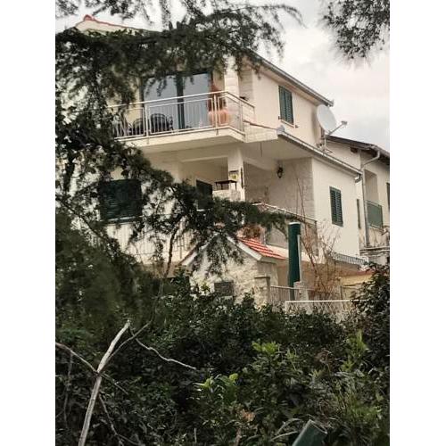 APARTMENT 2